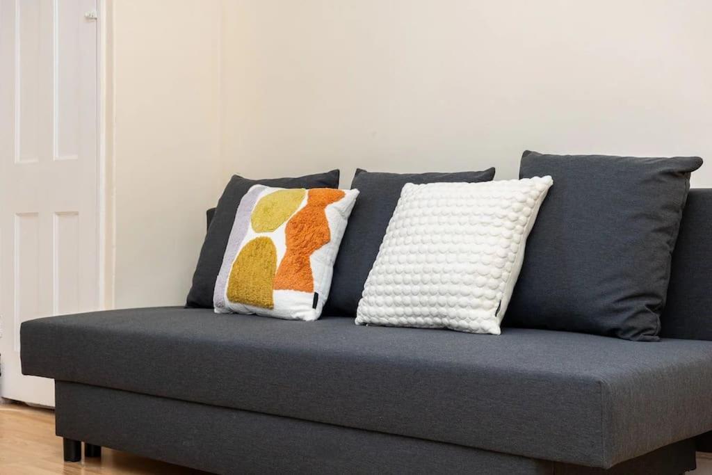 Ferienwohnung Tranquil 1Br In South Bank With Onsite Parking London Exterior foto